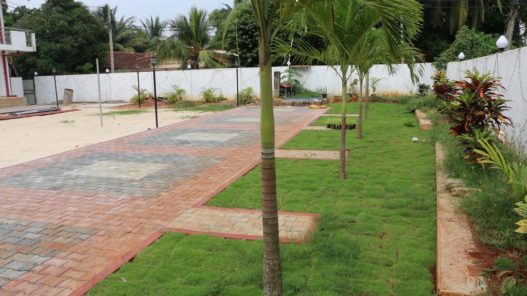 Us Hotel Jaffna Eksteriør billede